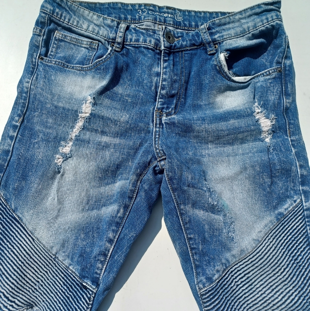 CRYSP DENIM JEANS  men size 32